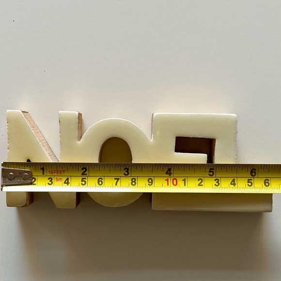 “Noel” Christmas Accent - Picture 2 of 12